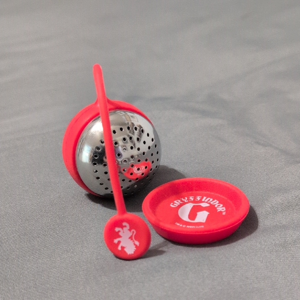 Red Gryffindor Tea Infuser Set